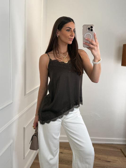 Lace satin top bruin