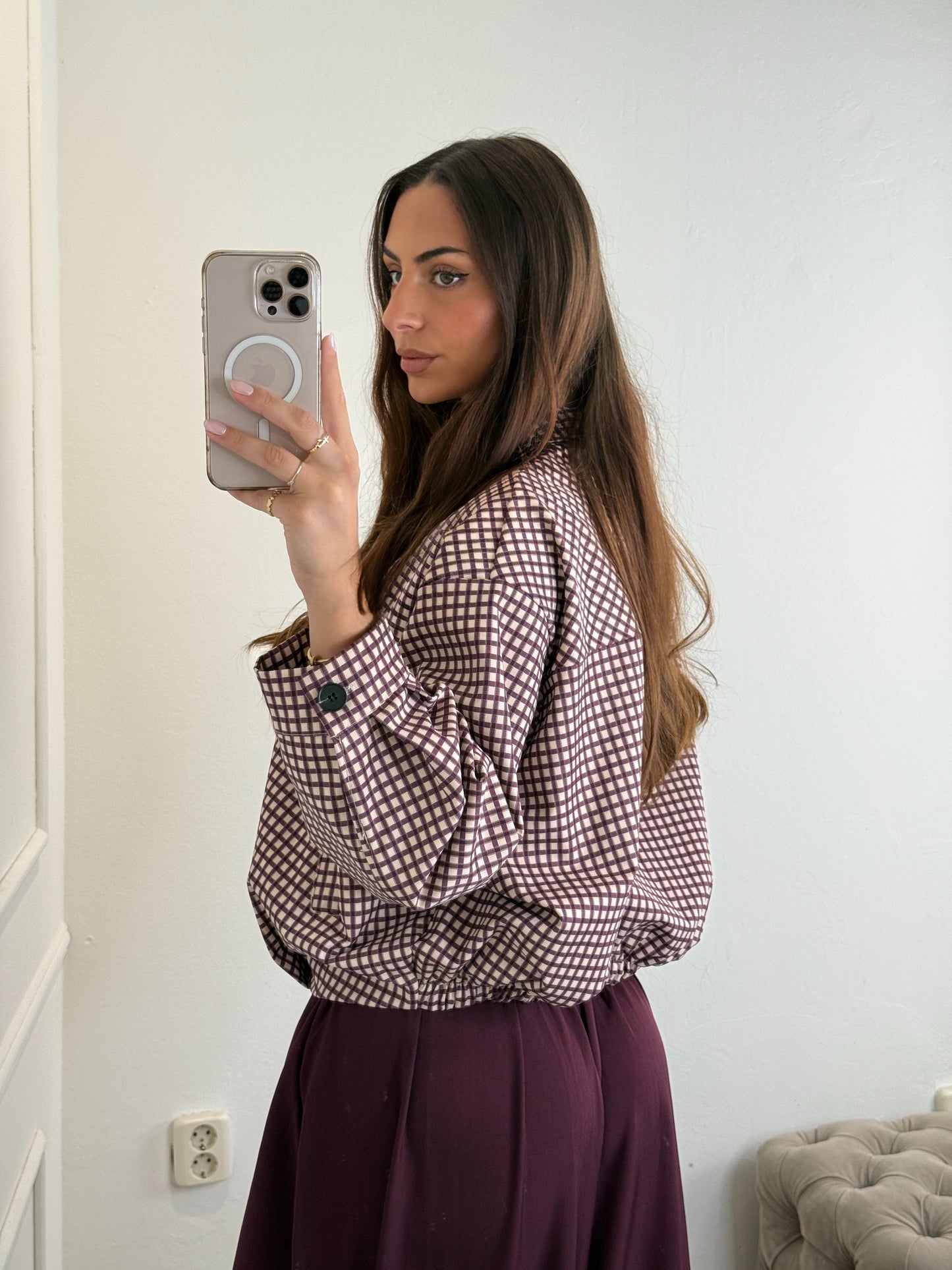 Emmy Jas Bordeaux
