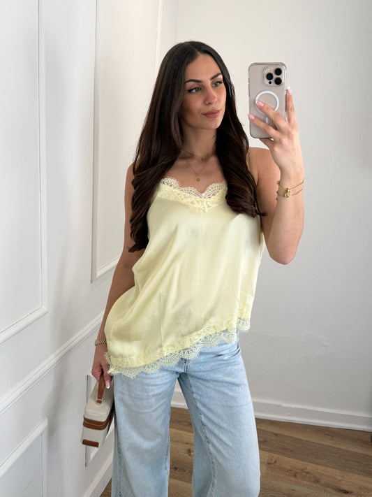Lace satin top geel