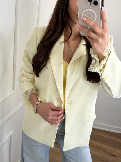 Violet lace blazer geel
