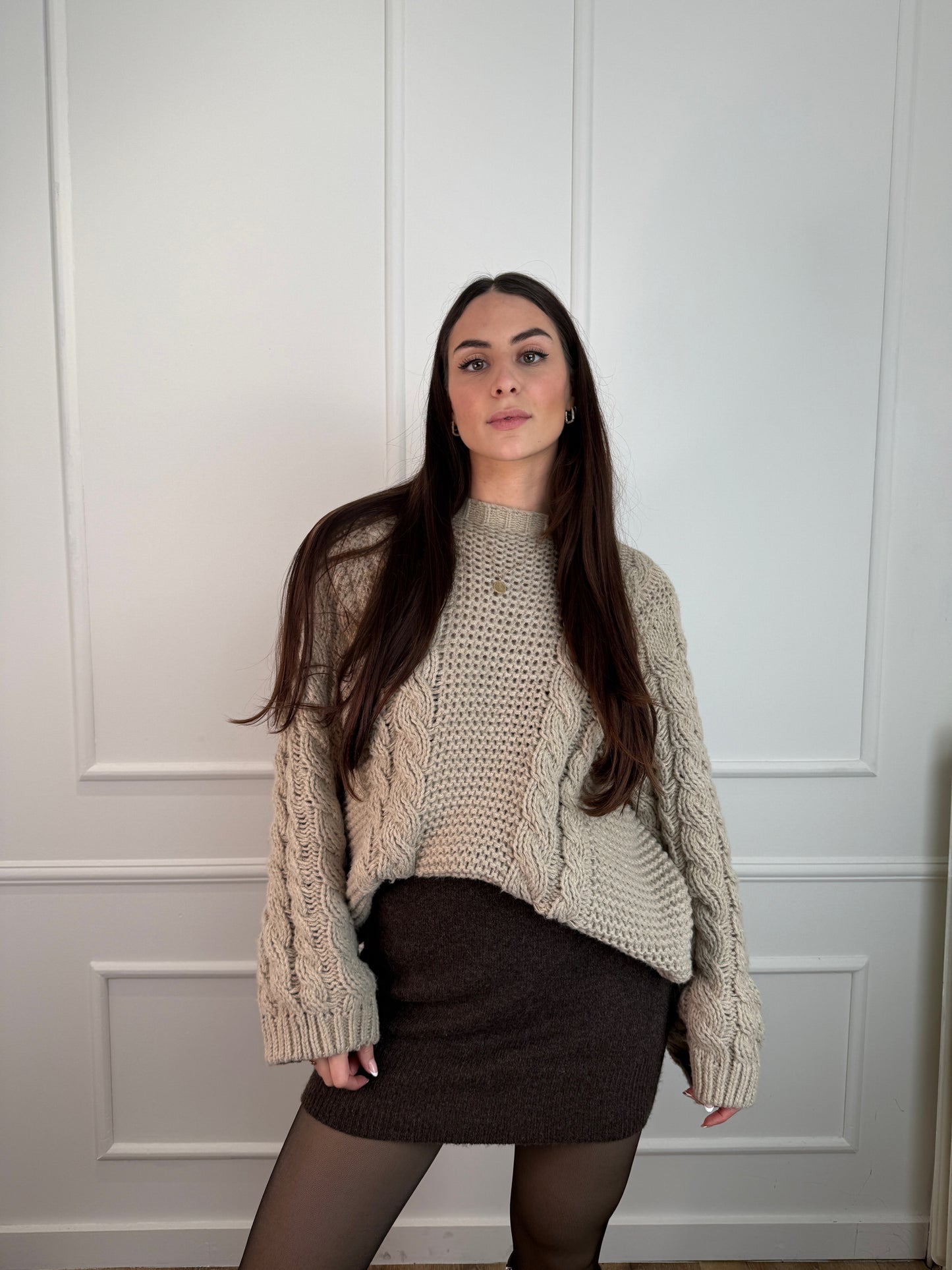 Stevige gebreide trui taupe