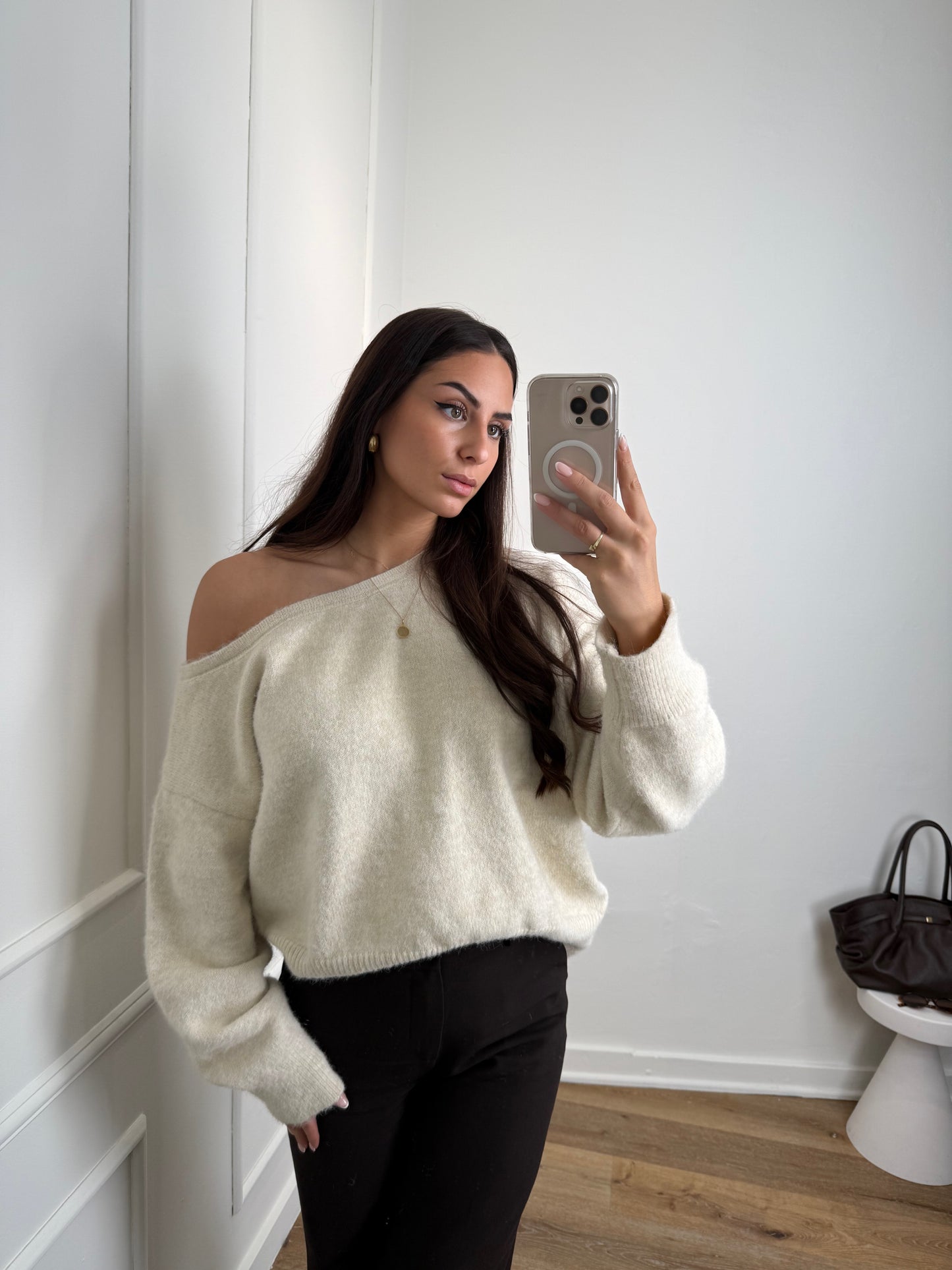 One-shoulder Trui Creme