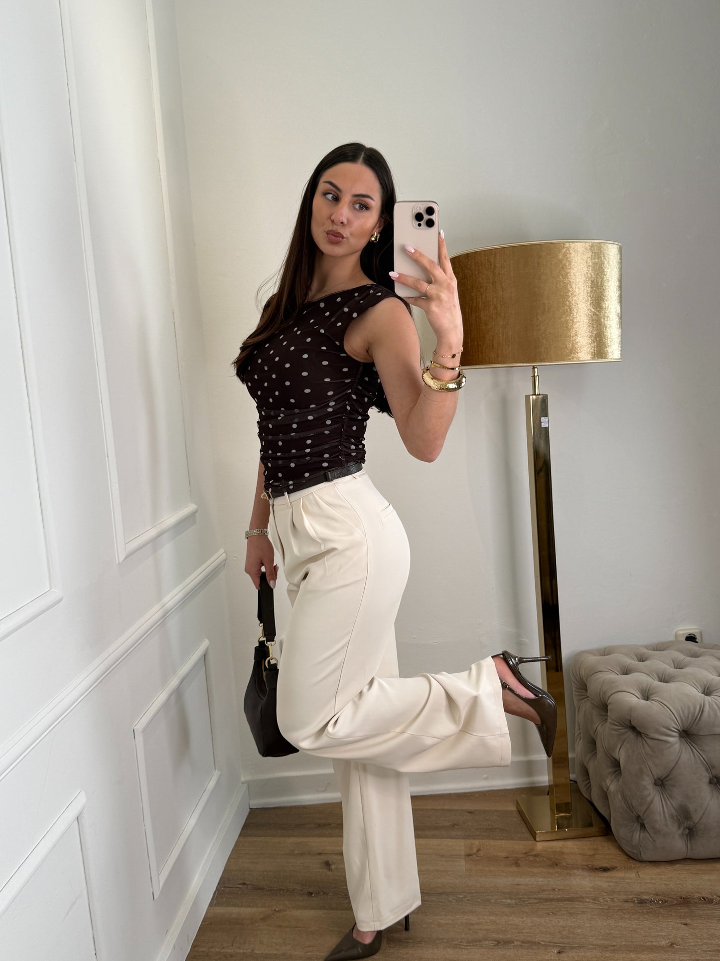 Julia top dots bruin