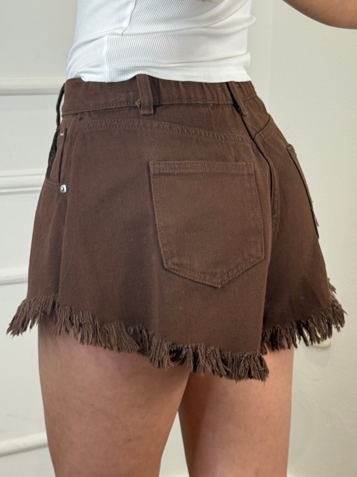 Babs short bruin