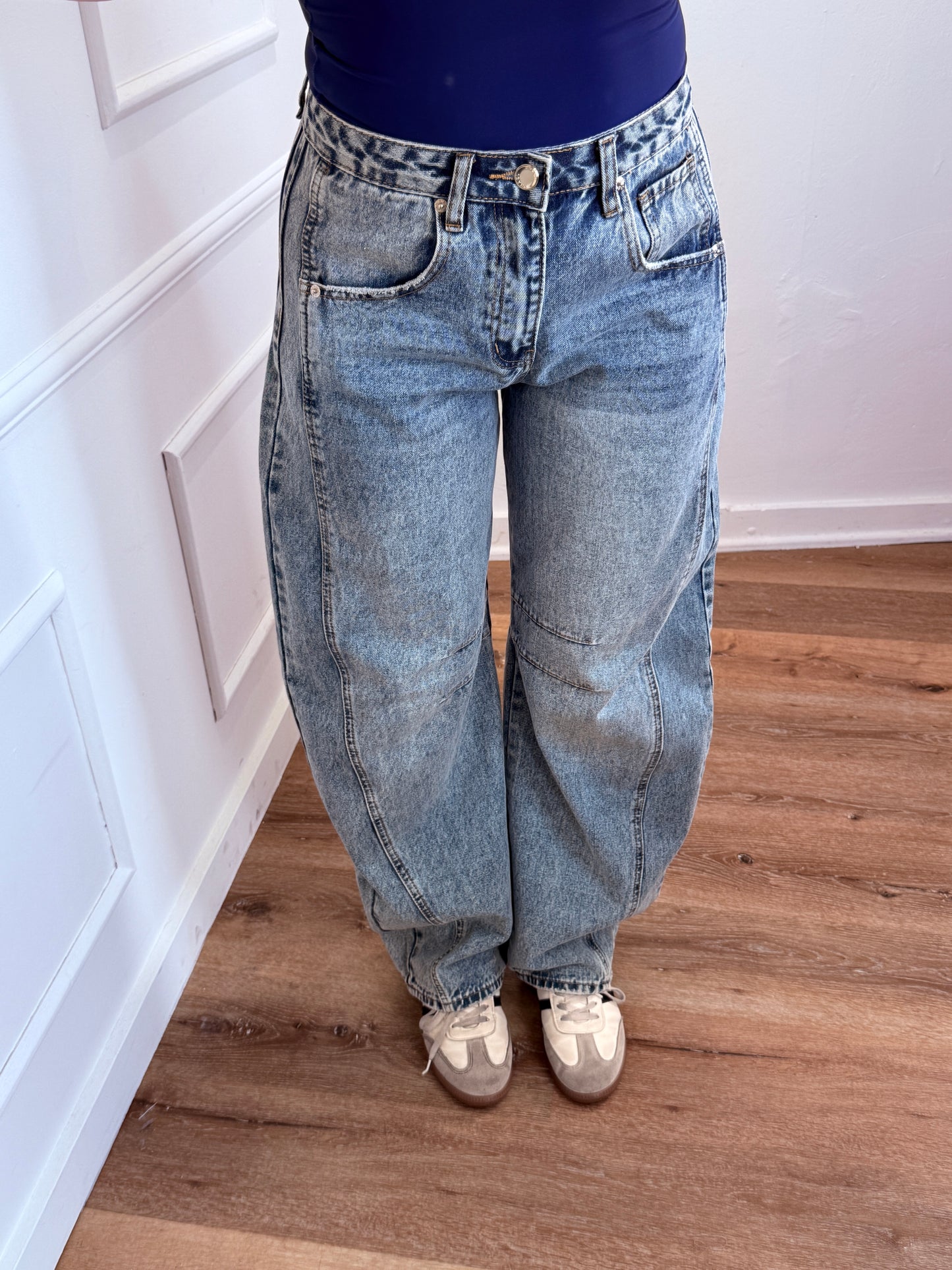 Diana mid waist barrel jeans